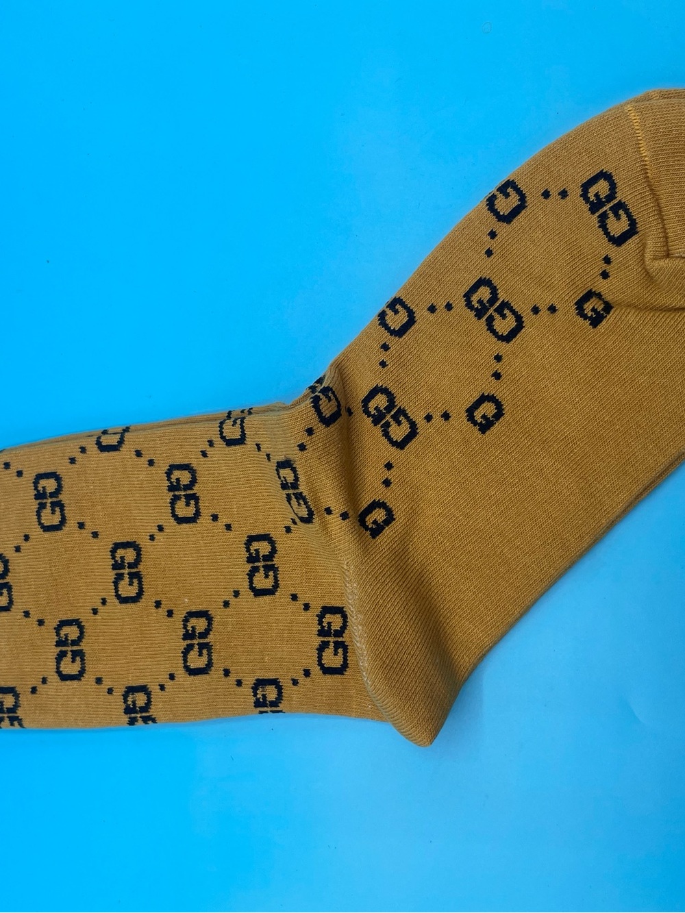 4 Pack Gucci Camel and Black GG Logo Crew Socks - Picture 3 of 3